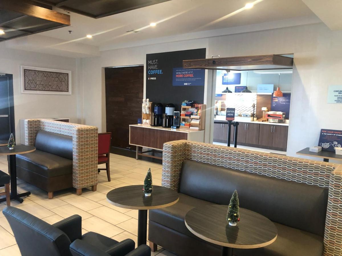 Holiday Inn Express Hotel & Suites Woodward Hwy 270 By Ihg Exterior photo